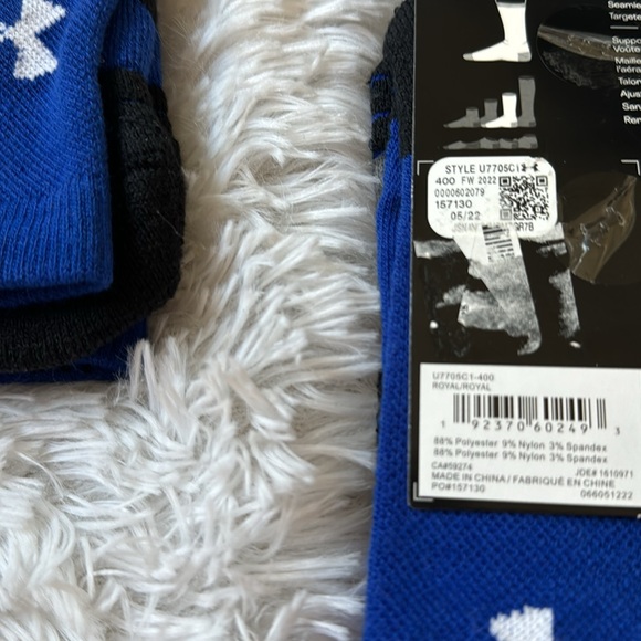(3) NWT UNISEX UA TEAM CUSHIONED CREW SOCKS - Picture 6 of 6